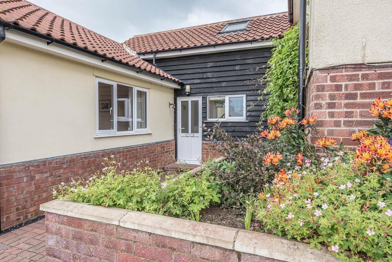 Grove Farm Bungalow With Swimming Pool, Dallinghoo Woodbridge Exterior foto